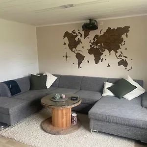 Kinofeeling Im Reihenhaus Mit Schoenem Garten Apartment