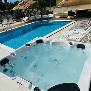 Dida I Mara , Malinska Kroatien